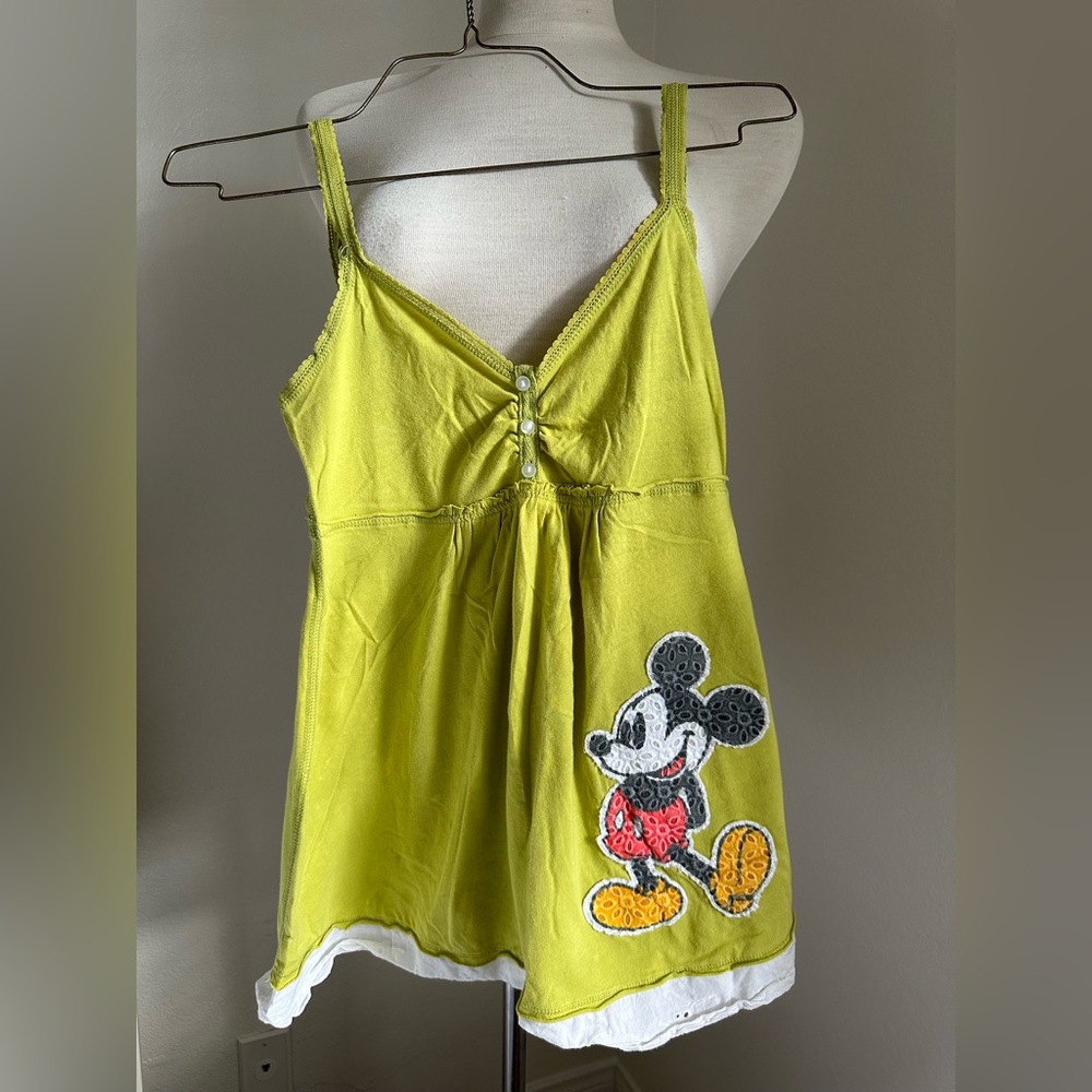Green Minnie Mouse tank top with lace